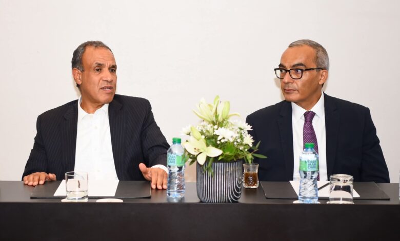 وزير الخارجية والهجرة يؤكد دعم الدولة الكامل للجالية المصرية في السنغال